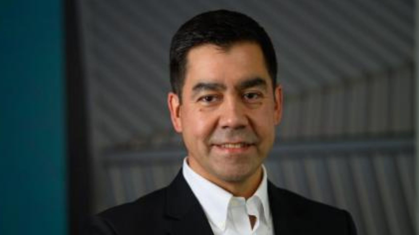 Académico del Departamento de Contabilidad y Auditoría FAE Usach participa en investigación internacional sobre legitimidad en proyectos de infraestructura